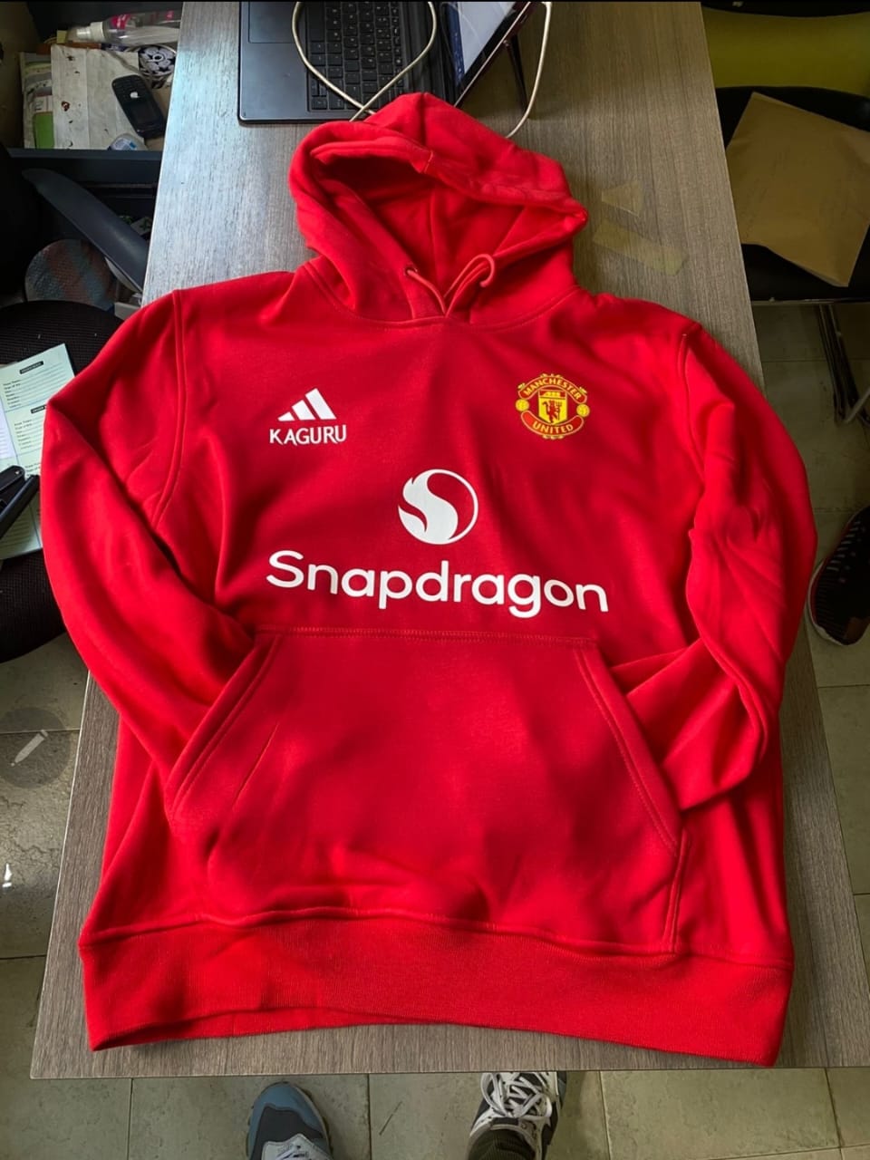 HIGH QUALITY  WARM .  MANCHESTER UNITED  ELEGANT  HOODIE