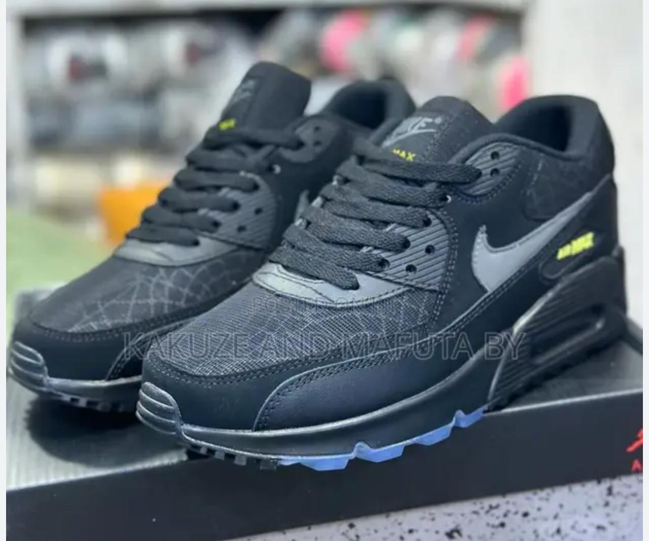 Air Max 90   Men's Shoes > Sneakers