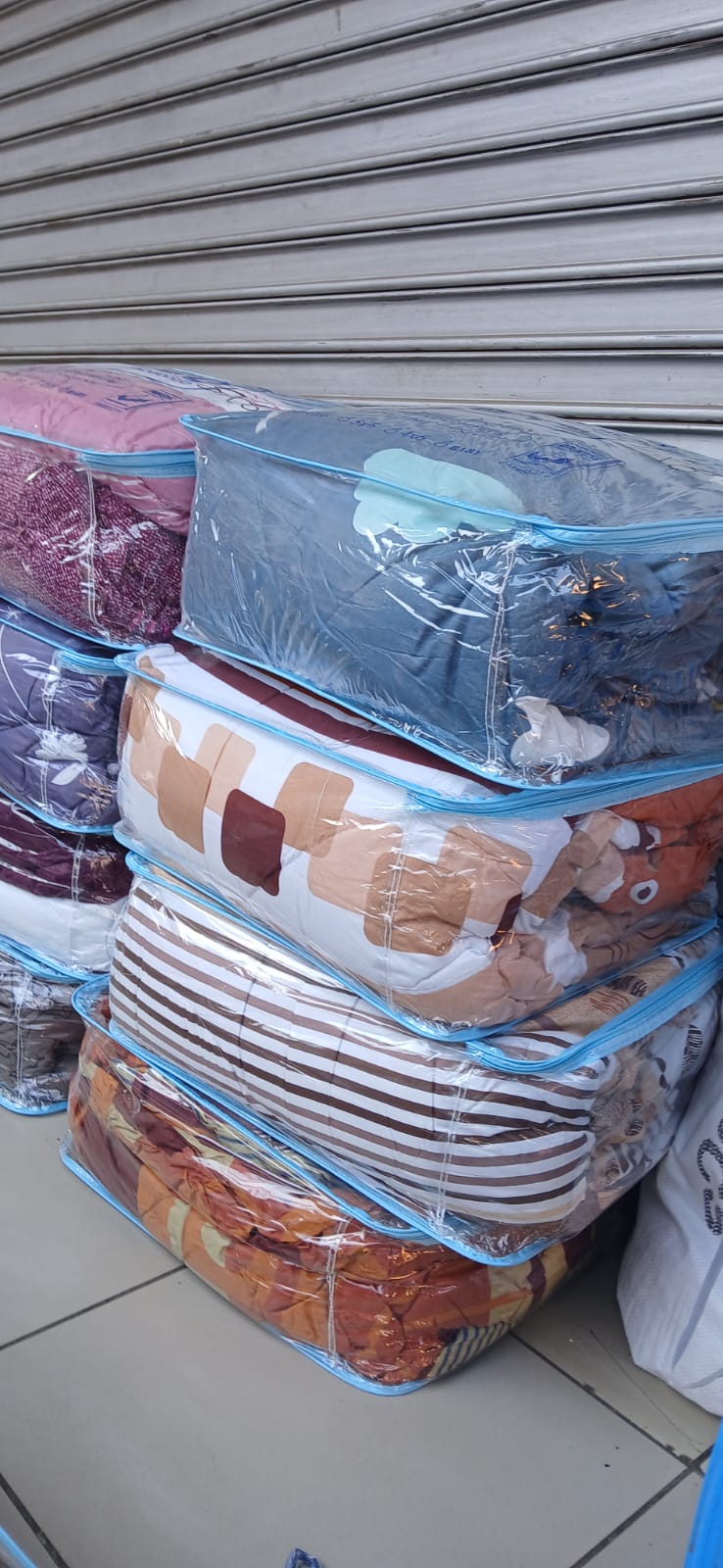 4×6×10 inch quilted Morning Glory Superfoam Medium density mattress with a 4by6 single woolen duvet