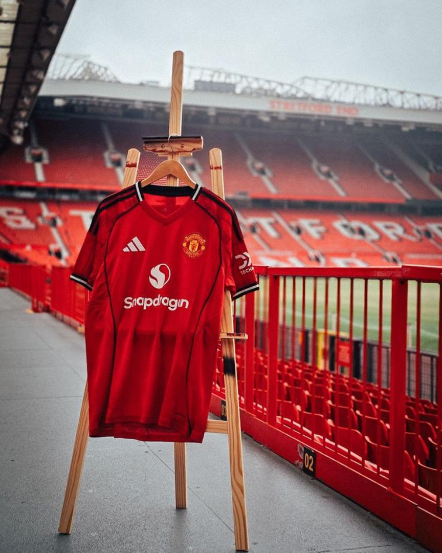 Manchester united Medium size 2025 home kit