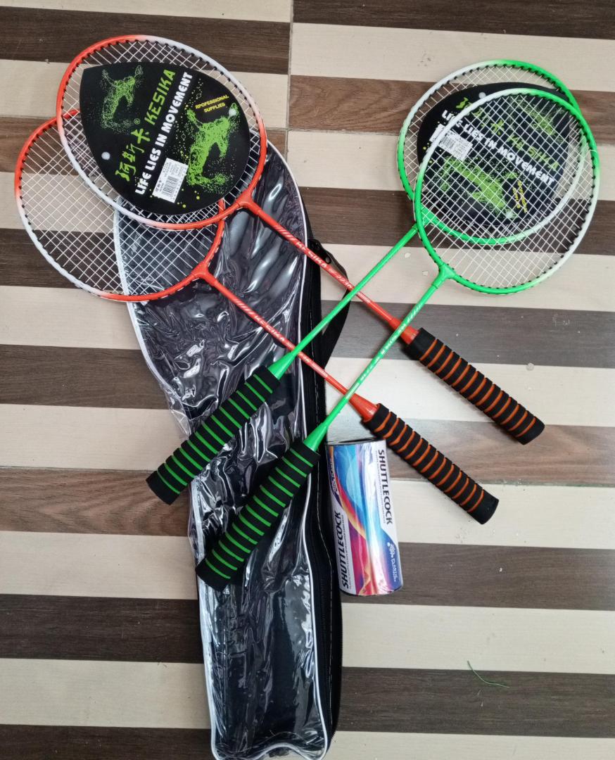 Badminton Set 2 Rackets + Shuttlecocks+Carrier Bag.