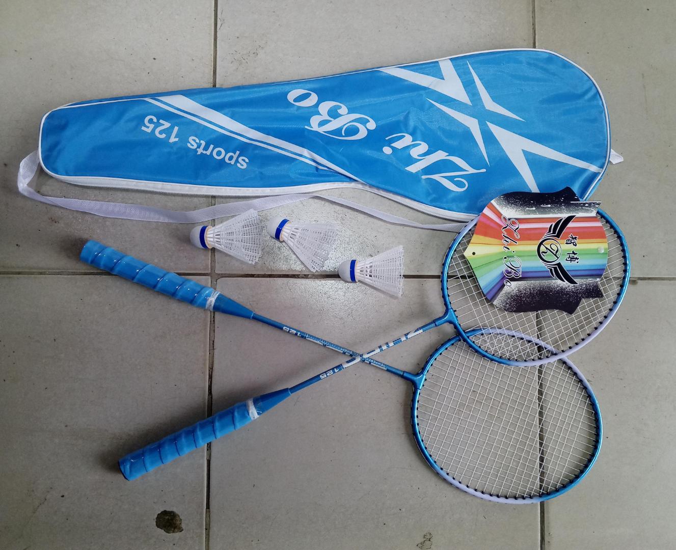 Badminton Set 2 Rackets + Shuttlecocks+Carrier Bag.