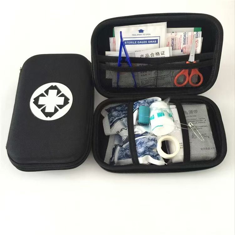 New type of  first aid kit bag emergency use or home use or outdoor activities Car first aid kit Outdoor gift First aid kit 18-piece kit