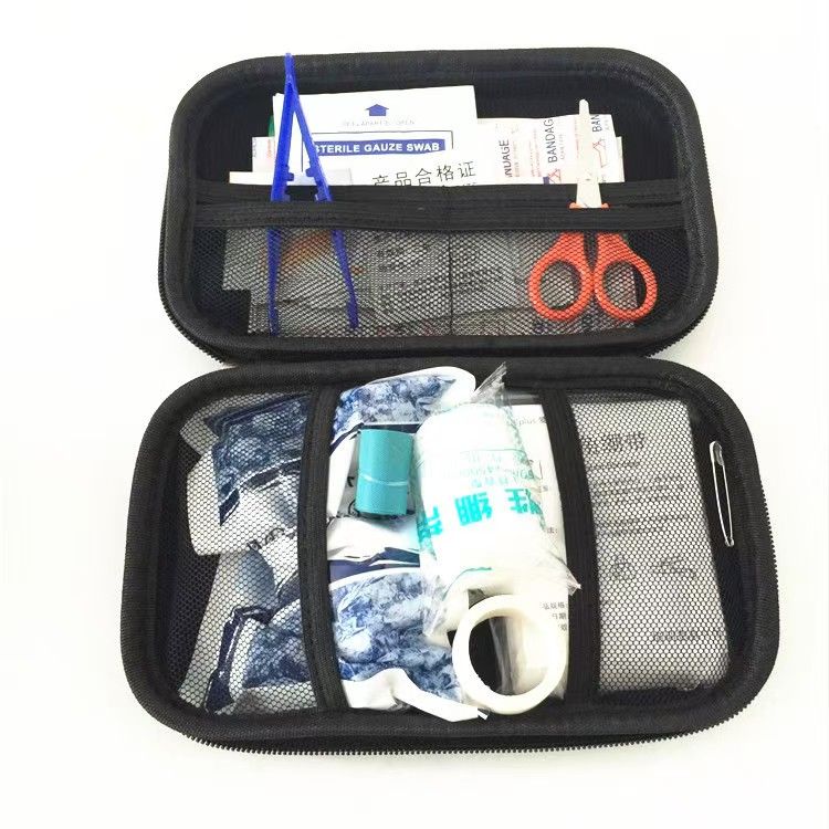 New type of  first aid kit bag emergency use or home use or outdoor activities Car first aid kit Outdoor gift First aid kit 18-piece kit