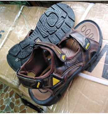 outdoor men`s open shoes brown