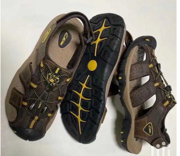 outdoor men`s open shoes brown