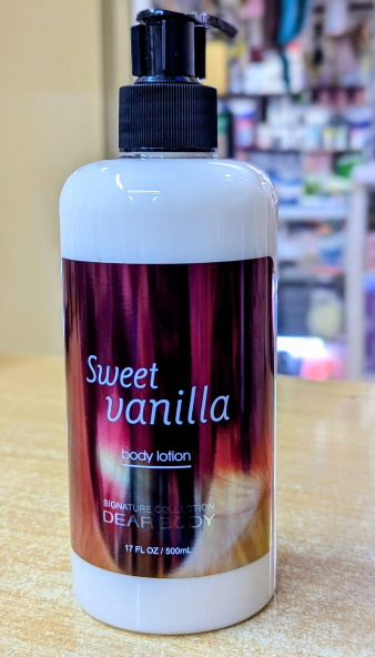 2 in 1 Dear Body Great Combo Dear Body Sweet Vanilla Body Lotion Deep Moisturizing + Vanilla Body Splash .Just the right combination to have you smelling right