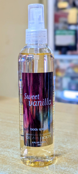 2 in 1 Dear Body Great Combo Dear Body Sweet Vanilla Body Lotion Deep Moisturizing + Vanilla Body Splash .Just the right combination to have you smelling right