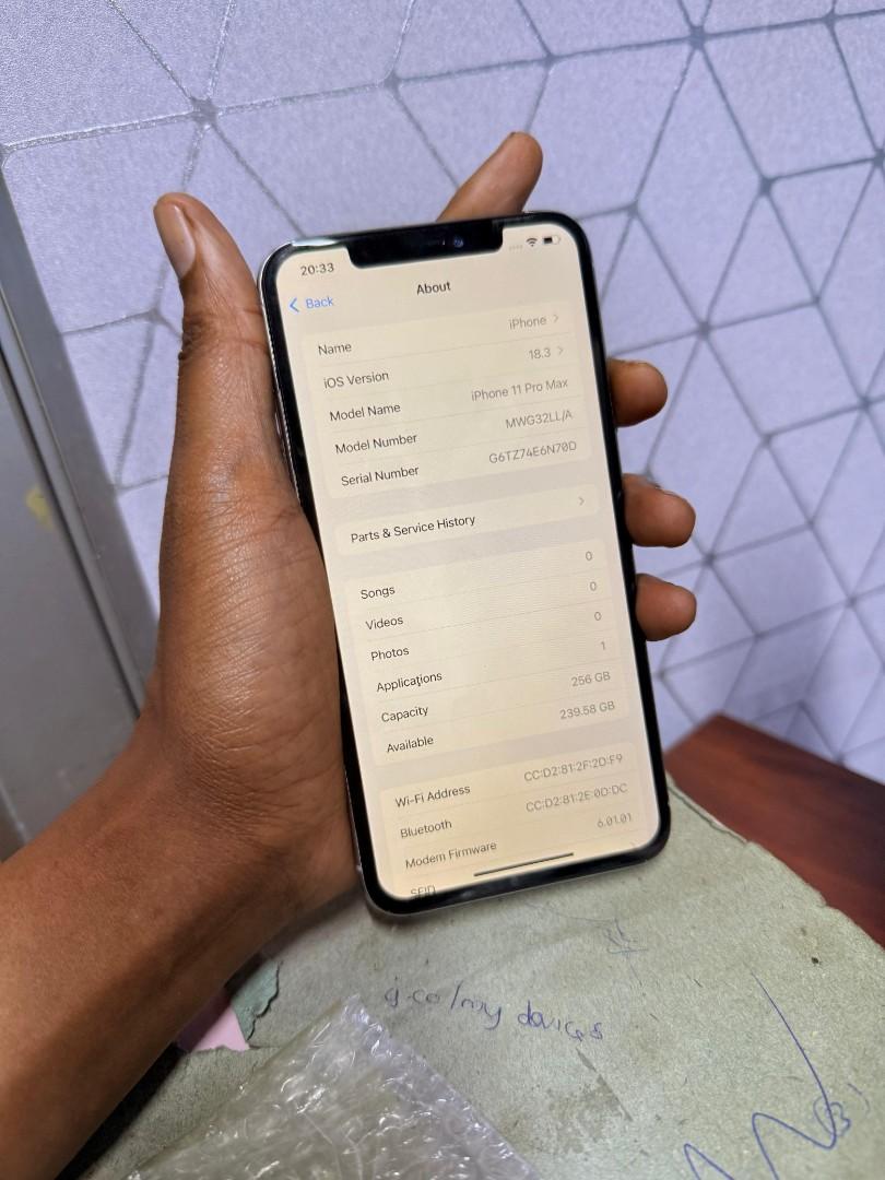 Refurbished Apple iPhone 11 Pro Max Smartphone 4+256GB – 6.5" OLED Display, Face ID, 4G, Single SIM