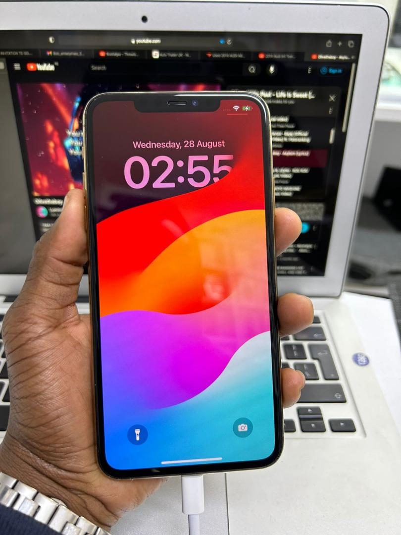 Refurbished iPhone 11 Pro Max 256GB – Original | Unlocked | Face ID OK | Best Price in Kenya