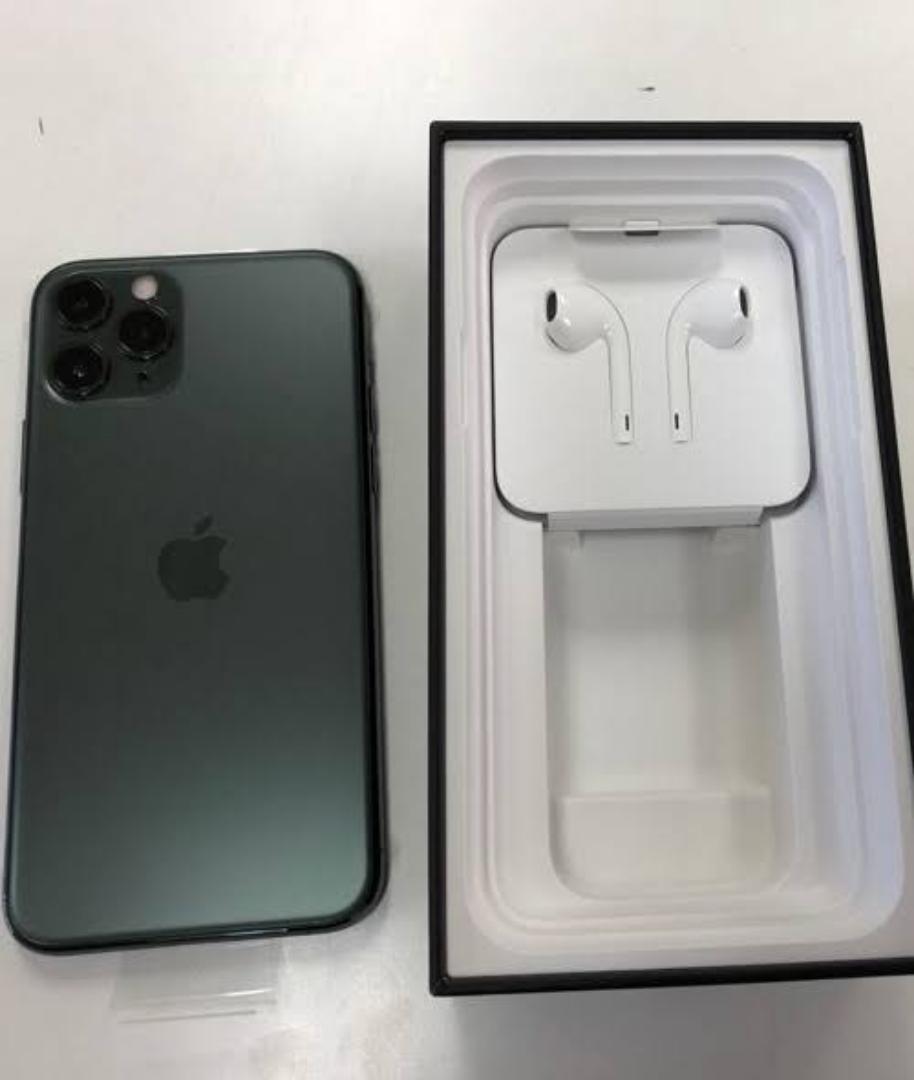 Apple iPhone 11 Pro (256GB) - Premium Smartphone with Triple-Camera System and A13 Bionic Performance