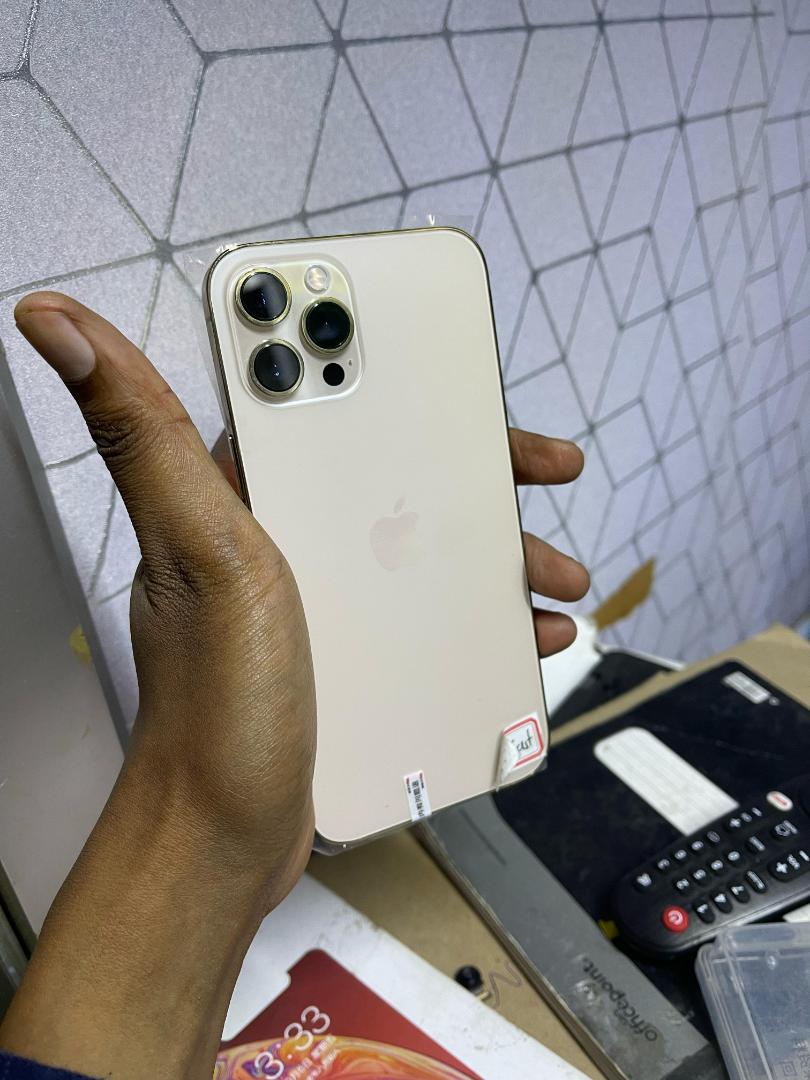 New iPhone Apple 12 PRO MAX smartphone 6+256G with face unlock, 6.7 inches, supports 2G/3G/4G/5G  network dual Simcard.Gold