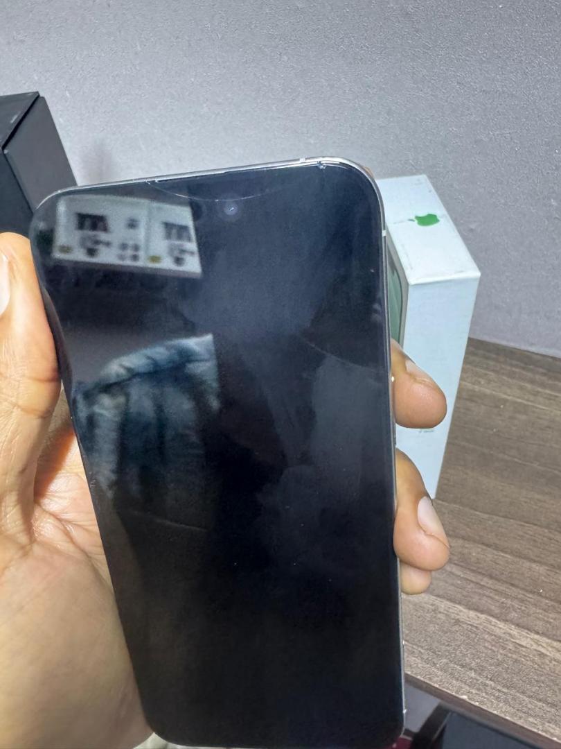 Refurbished Apple iPhone 15 Pro Max 256gb All original battery health 100% 8GB + 256GB A17 Pro Bionic chip