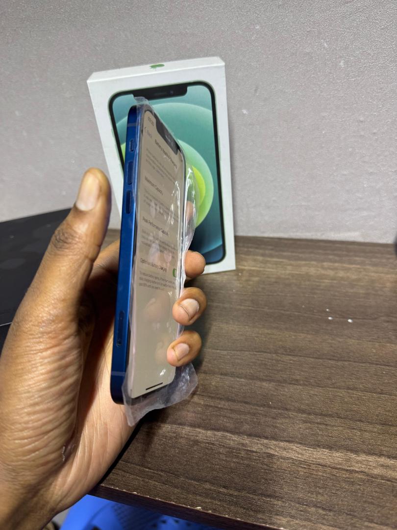 Apple iphone 12 256gb  All original Face ID perfect 6Gb ram smartphone 5G connectivity Apple  ios 18 6.1 inchs