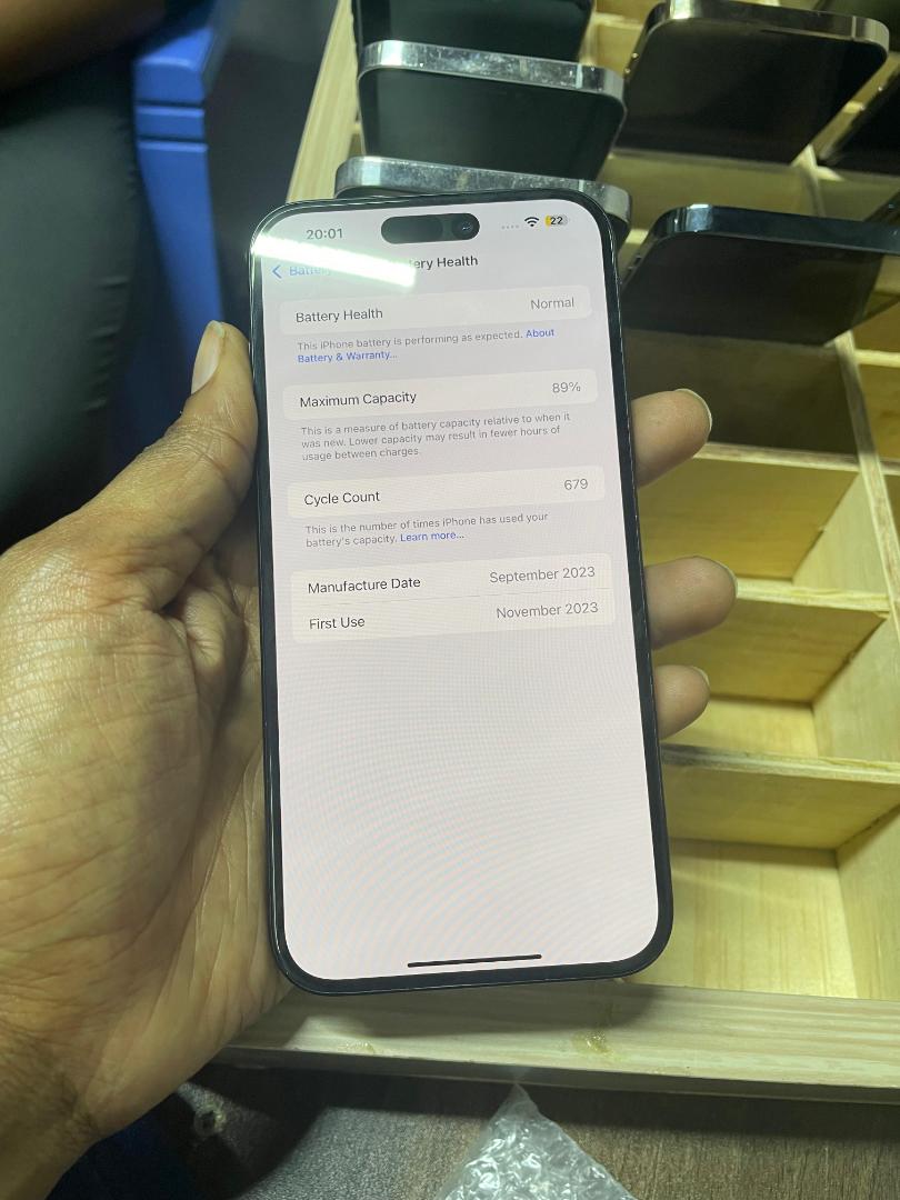 iPhone 15 Plus 128GB Black 5G smartphone Flagship best battery life.