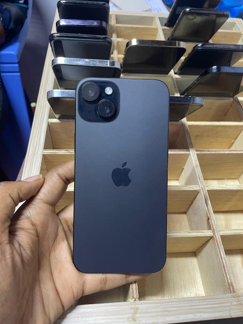 iPhone 15 Plus 128GB Black 5G smartphone Flagship best battery life.