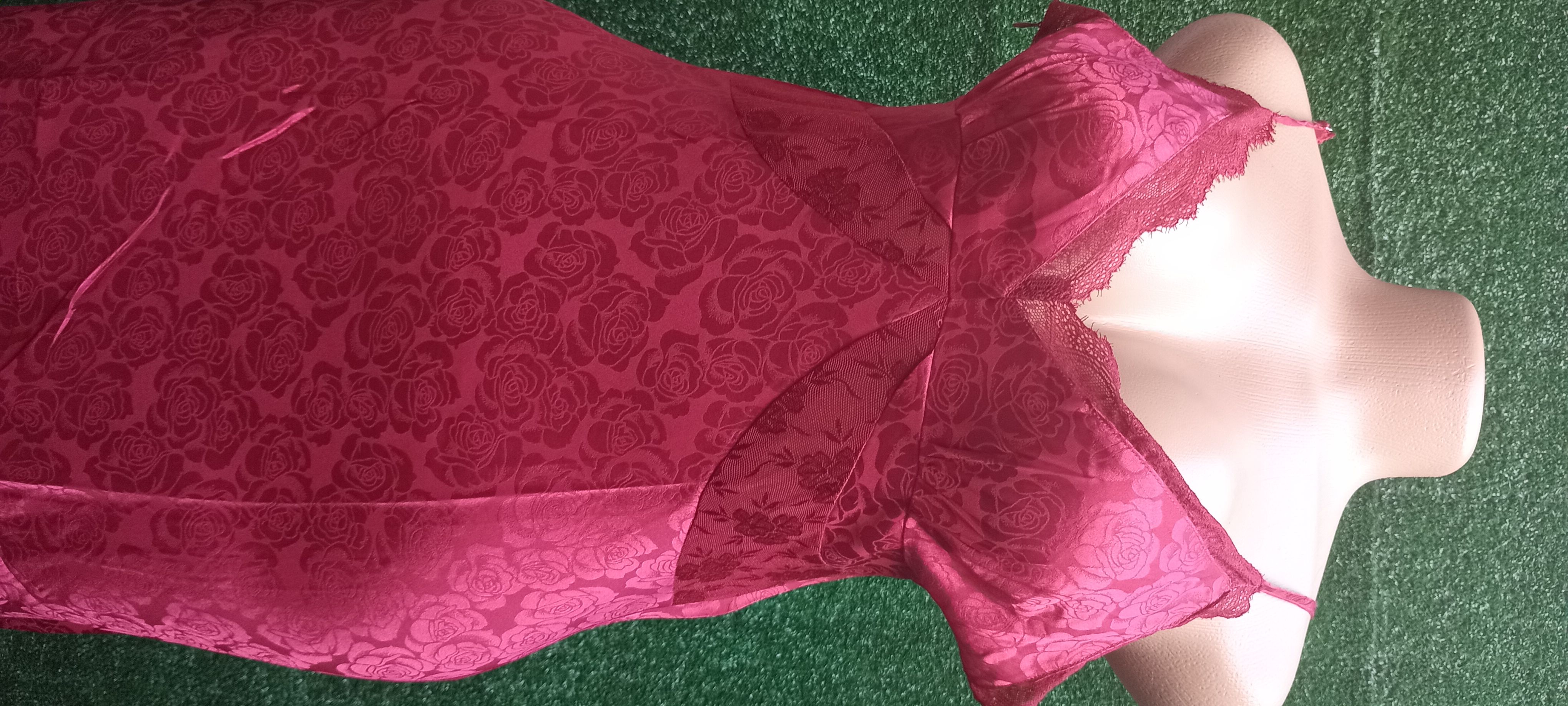 Women's Lingerie beautiful red satin Sexy Nightwear Spaghetti Strap slip on Nightgown.prestine quality.