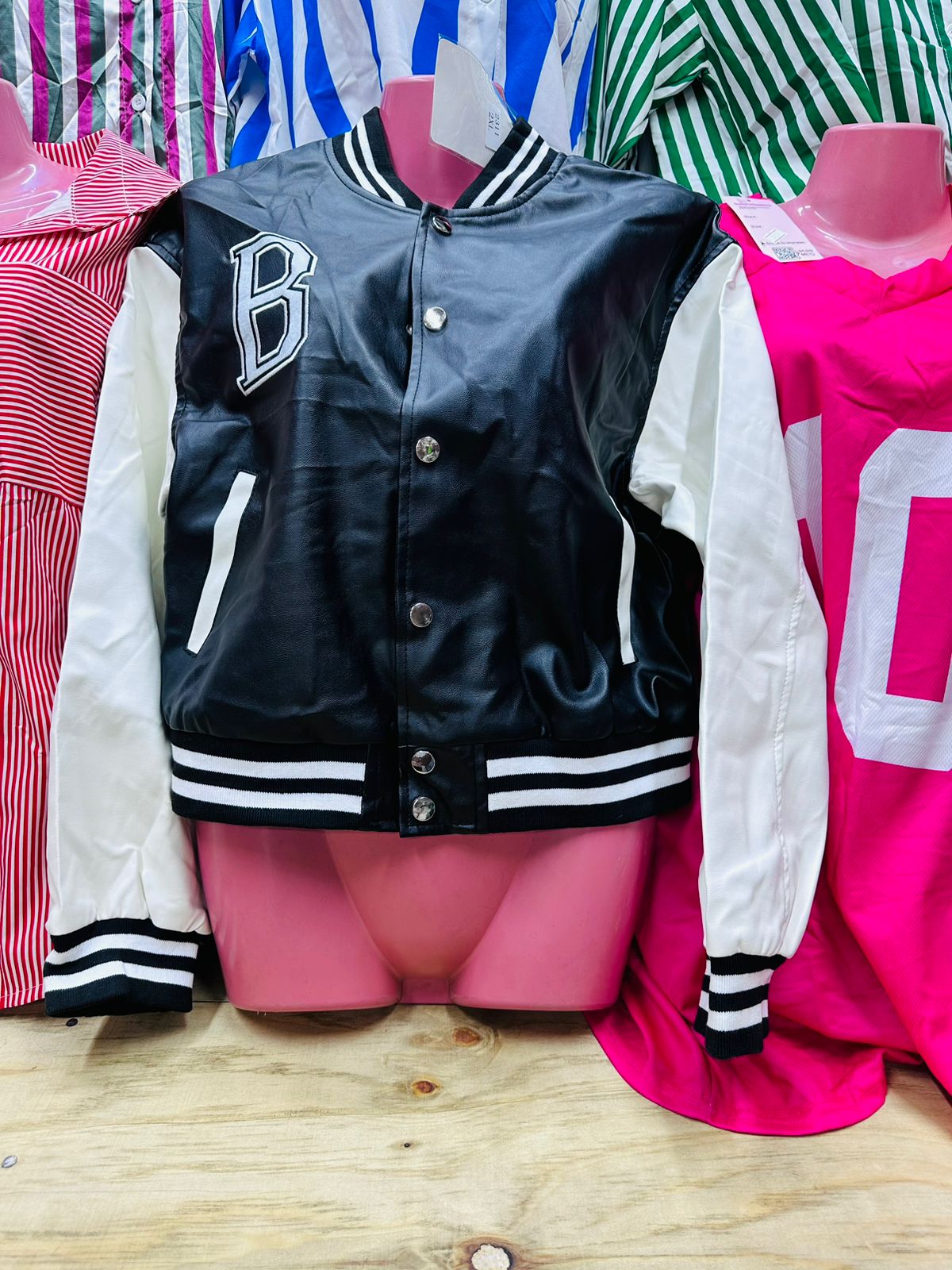 Elevate Your Wardrobe with Our Trendy Women's Jackets Designed for the Fashion-Forward Woman