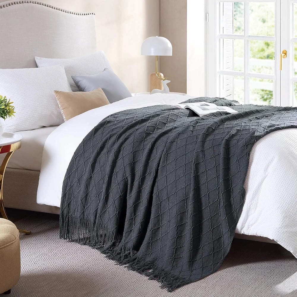 OFFER! High-Quality Knitted Throw Blanket with Tassels – Soft, Cozy & Stylish | Perfect for Sofa, Bed or Travel – Elegant Home Décor Accent for All Seasons