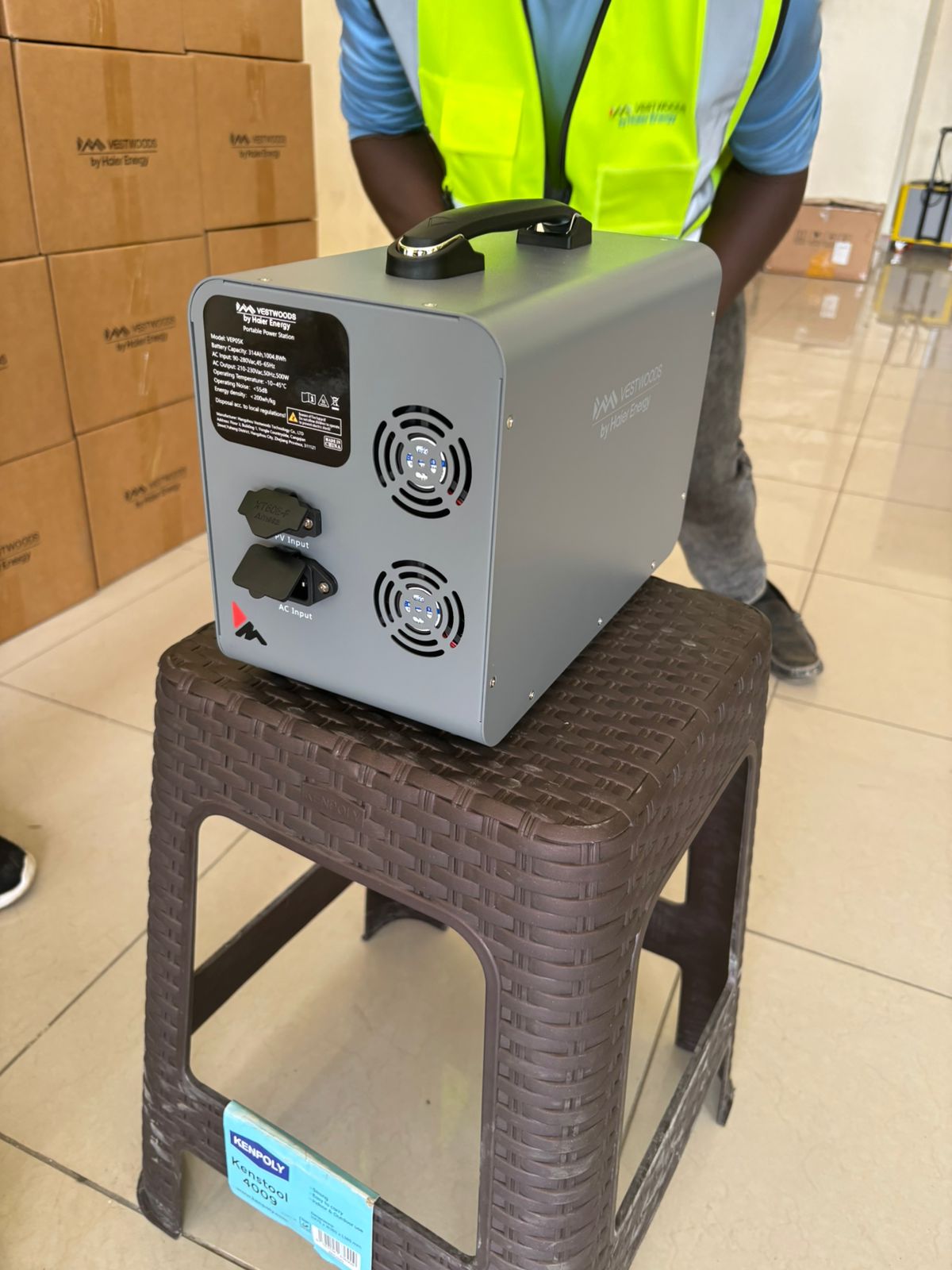 1KVA + 500Watts Output ( 3 in1) Vestwoods Power Station | Lithium Ion Battery, Inverter+Battery+Solar Controller 3 YEARS WARRANTY. Better than HITHIUM