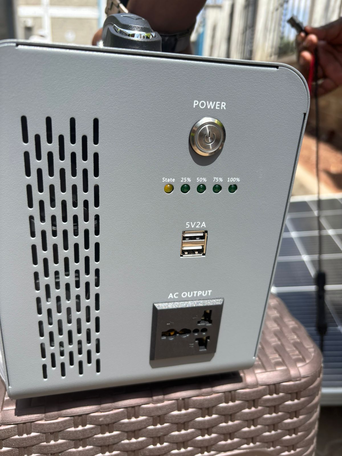 1KVA + 500Watts Output ( 3 in1) Vestwoods Power Station | Lithium Ion Battery, Inverter+Battery+Solar Controller 3 YEARS WARRANTY. Better than HITHIUM