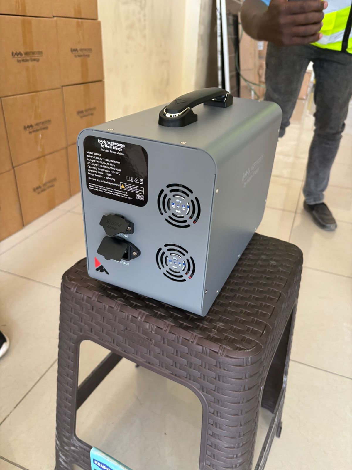 1KVA + 500Watts Output ( 3 in1) Vestwoods Power Station | Lithium Ion Battery, Inverter+Battery+Solar Controller 3 YEARS WARRANTY. Better than HITHIUM