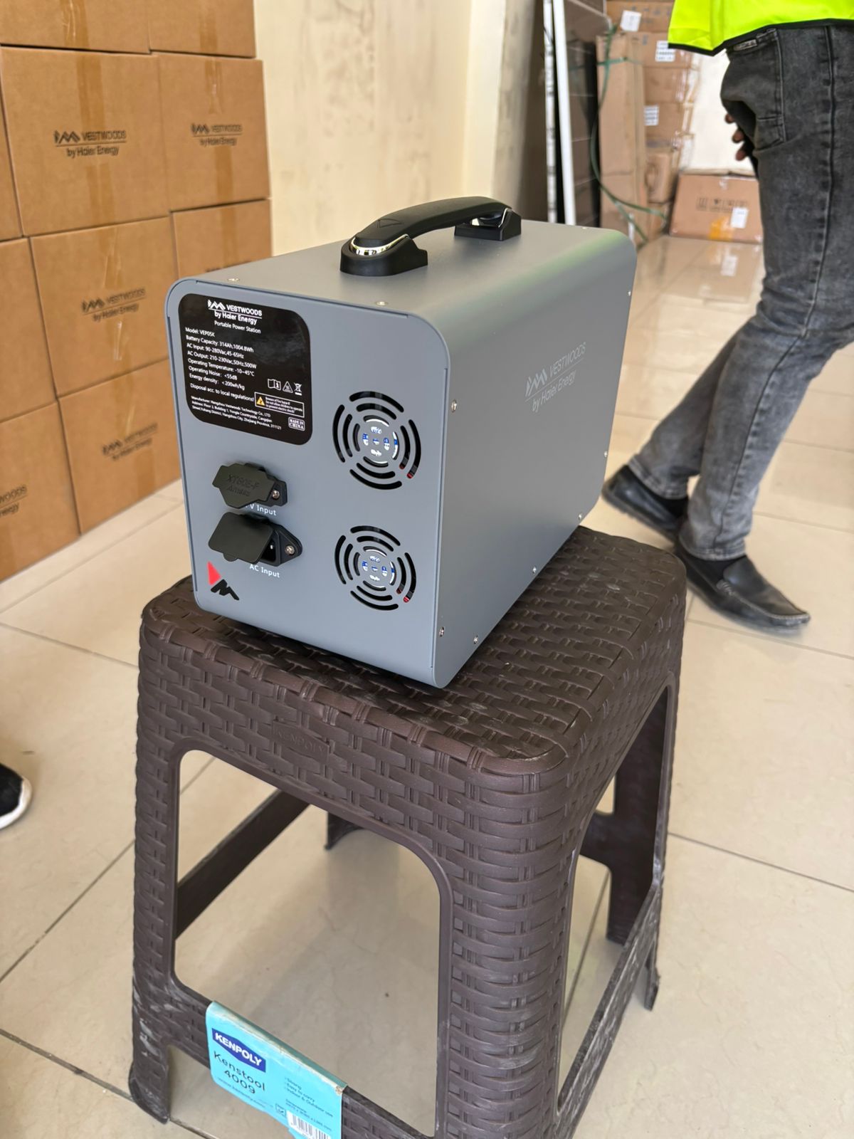 1KVA + 500Watts Output ( 3 in1) Vestwoods Power Station | Lithium Ion Battery, Inverter+Battery+Solar Controller 3 YEARS WARRANTY. Better than HITHIUM