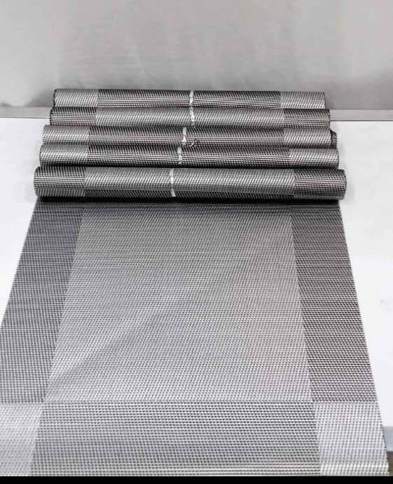 6pcs pvc  table mats 😍70% PVC, 30% polyester. Place mat size is 18" x 12"( 45x30 cm) suitable for tables of various sizes and shapes.🔥