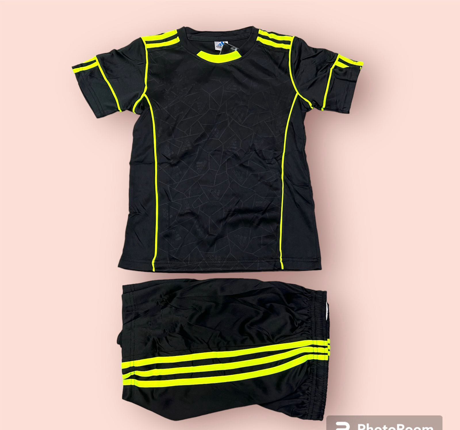 New Plain Football Jerseys/Uniform For Children Junior Sports Games Attire Polyester Breathable Games Kit Soccer Team Kids Jerseys                                                                     .