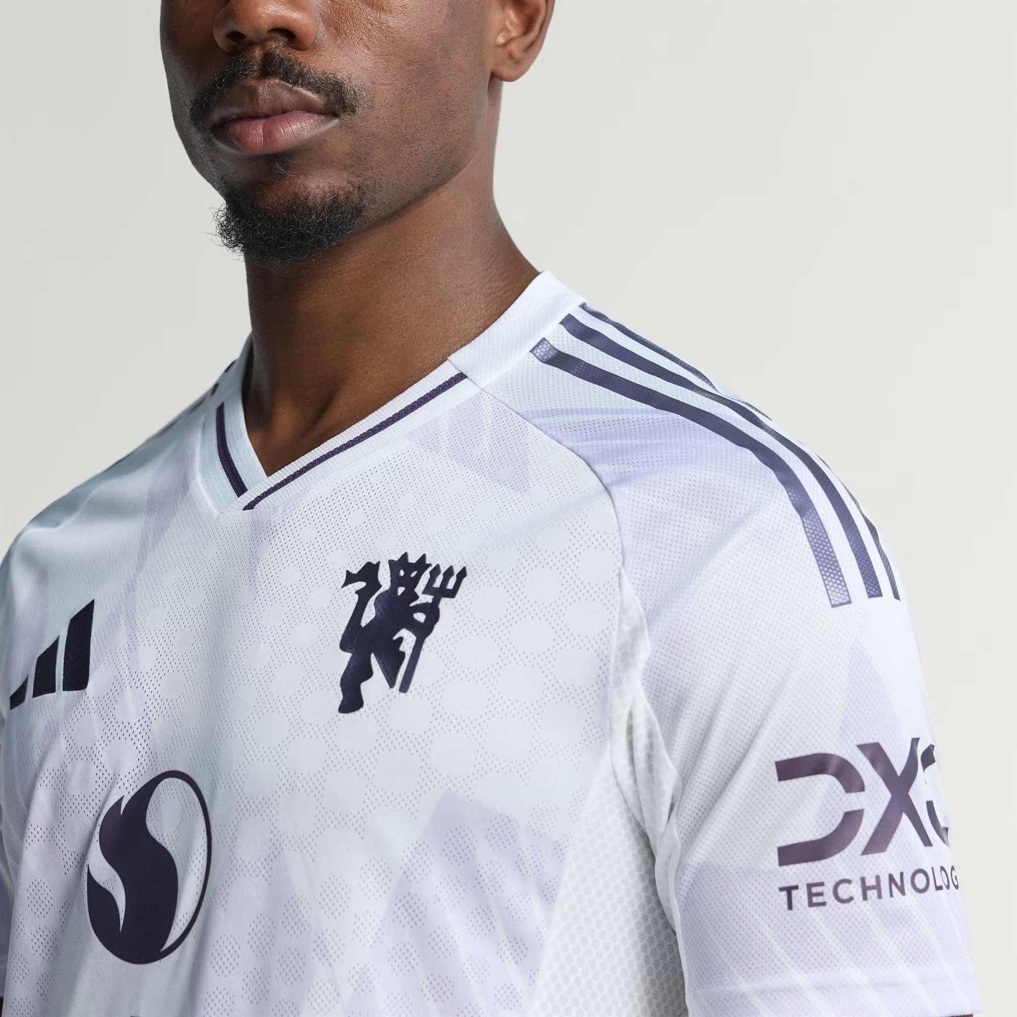 New Manchester United Away 2025/26 Player Version Jersey Premier league Football Soccer Shirts                          .