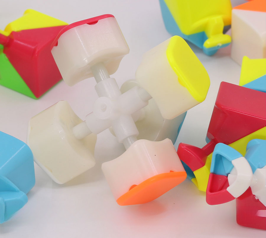 3*3*3 RUBIKS CUBE/MAGIC CUBE/STRESS RELIEVER/SPEED CUBE/ 3X3 STICKERLESS MAGIC CUBE/ RUBIX PUZZLE TOYS.