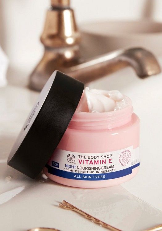 The Body Shop Vitamin E Nourishing Night Cream [Overnight hydration for all skin types] 50ml