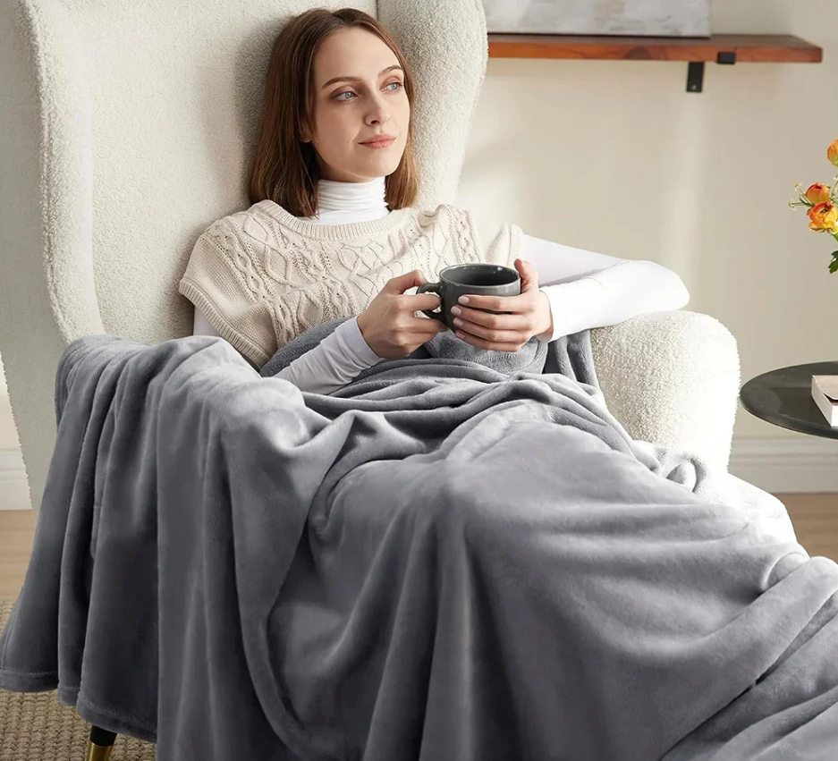 Fluffy Coral Velvet Blanket Flannel Plush Comfortable Thickened and Warm Soft Sofa Throw Blanket for Air-Conditioned Room Luxury Blankets furniture Local fast delivery