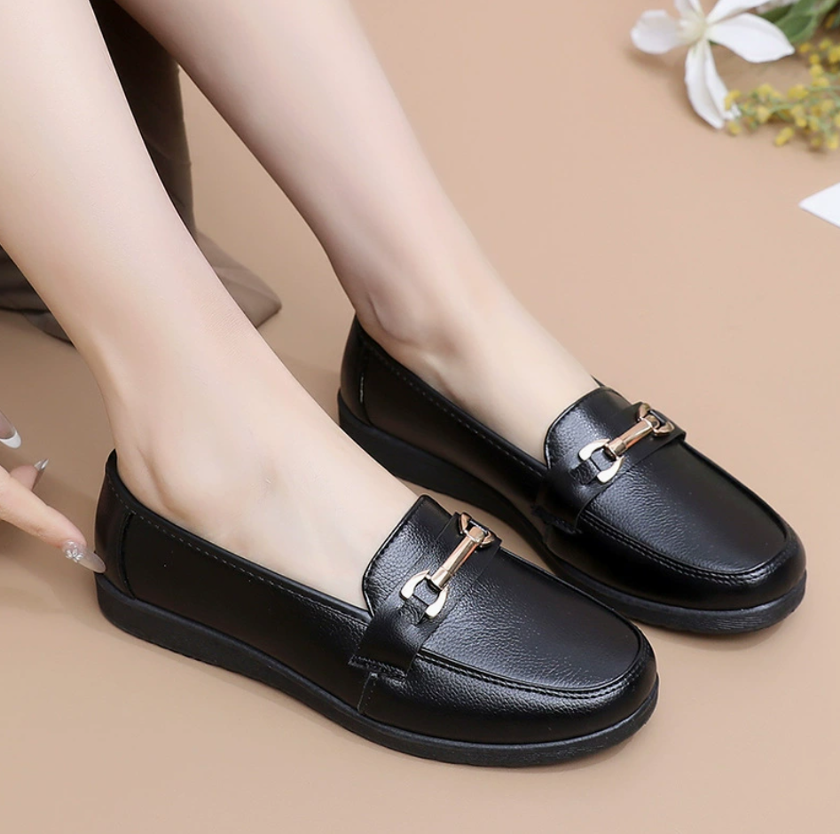 Women single shoes Ladies soft sole mother shoes non-slip flats Loafers walking shoes Classic color matching court shoes Local fast delivery