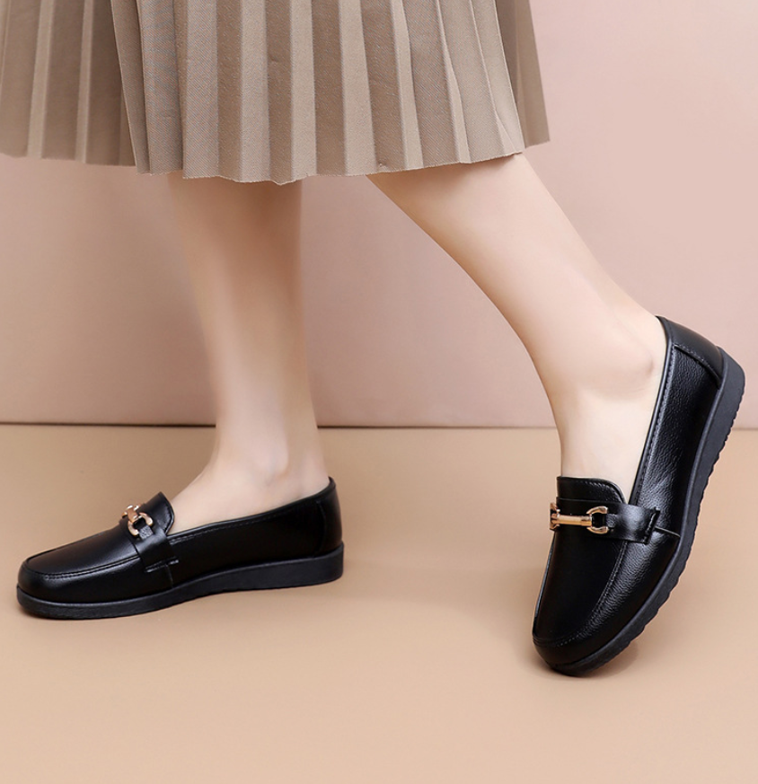 Women single shoes Ladies soft sole mother shoes non-slip flats Loafers walking shoes Classic color matching court shoes Local fast delivery