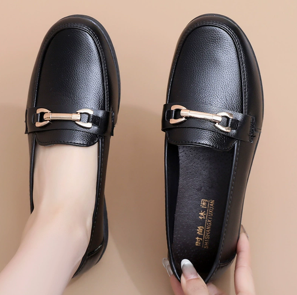 Women single shoes Ladies soft sole mother shoes non-slip flats Loafers walking shoes Classic color matching court shoes Local fast delivery