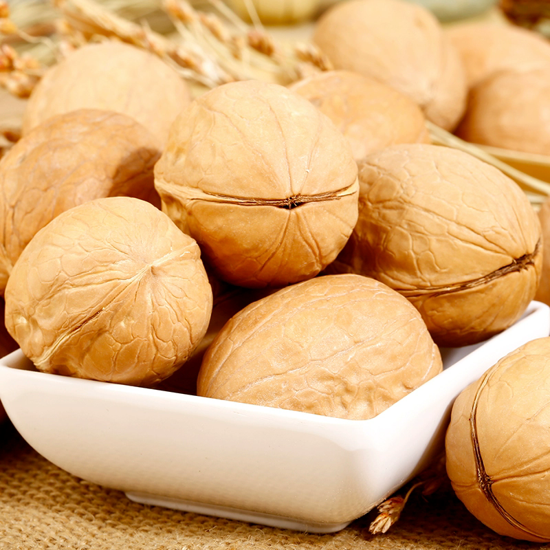 Paper shell walnuts 500g，Raw paper-husked walnut，Natural and additive-free，Health preservation，Soup making、cook porridge or eat directly，Afternoon tea; office snacks; children's snacks