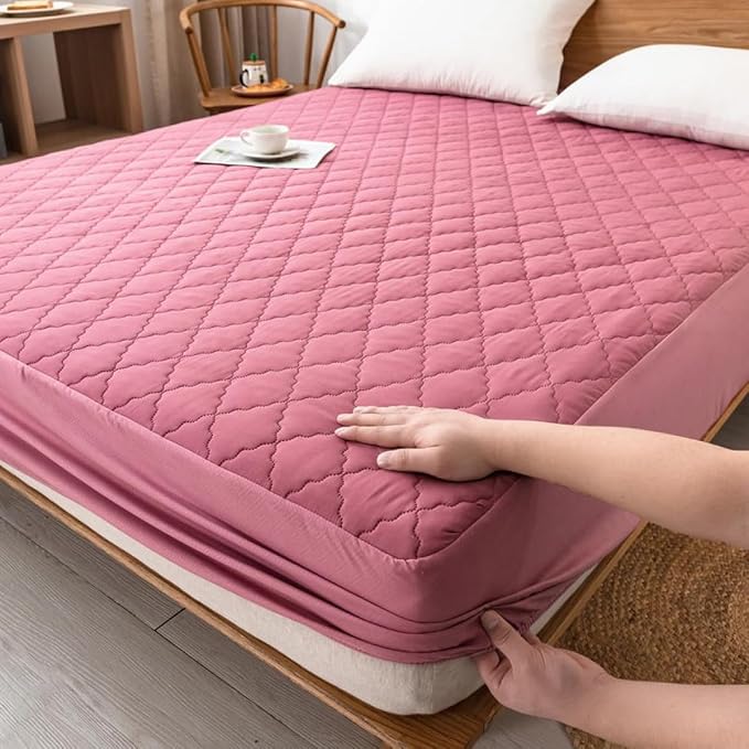 Mattress Protector Mattress Cover Quilted Fitted Sheet Thickened Waterproof Mattress Dust Cover Breathable Fluffy Soft Easy Care Mattress Topper in All Seasons