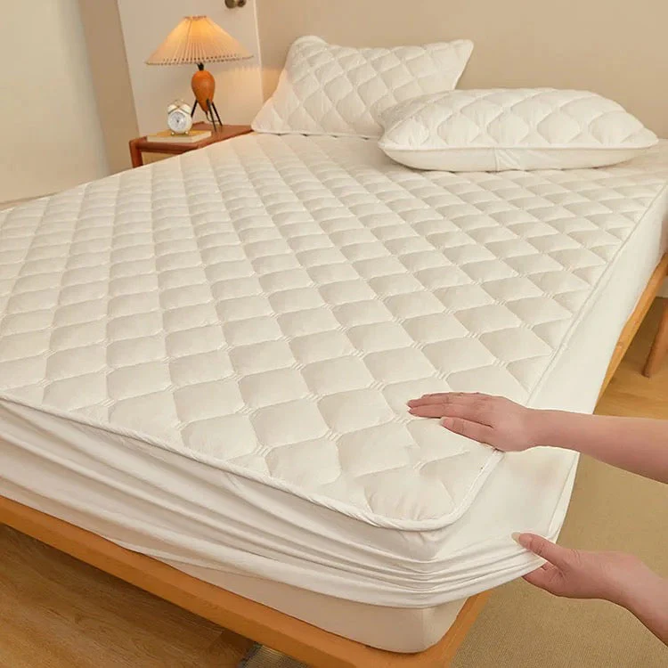 Mattress Protector Mattress Cover Quilted Fitted Sheet Thickened Waterproof Mattress Dust Cover Breathable Fluffy Soft Easy Care Mattress Topper in All Seasons