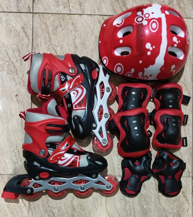 4 Wheel Inline Skates Skating Shoes for Boys and Girls Age 10 to 20 Years Liner Roller Skates Shoes Roller Blades PU Strong Wheels Aluminium sizes 31 to 42