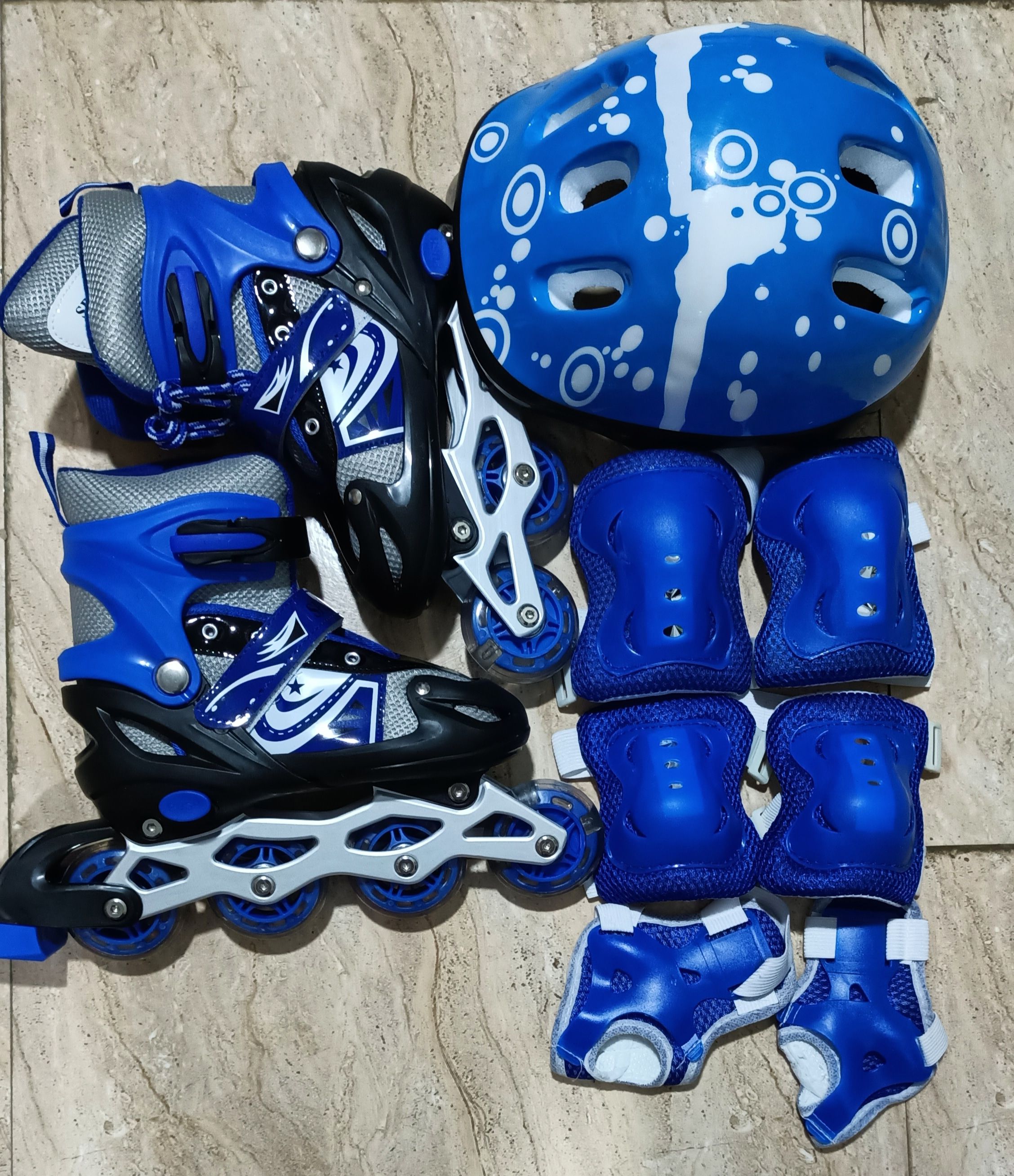4 Wheel Inline Skates Skating Shoes for Boys and Girls Age 10 to 20 Years Liner Roller Skates Shoes Roller Blades PU Strong Wheels Aluminium sizes 31 to 42