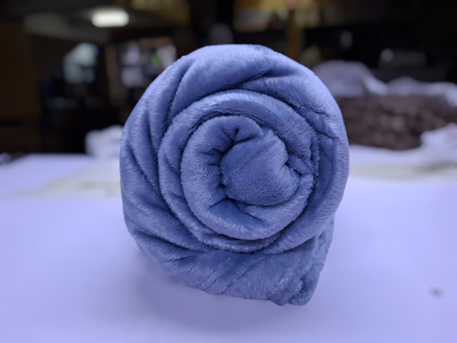 Fleece Blanket Plush Throw Fuzzy Lightweight king size uper Soft Microfiber Flannel Blankets for Couch, Bed, Sofa Ultra Luxurious Warm and Cozy for All Seasons