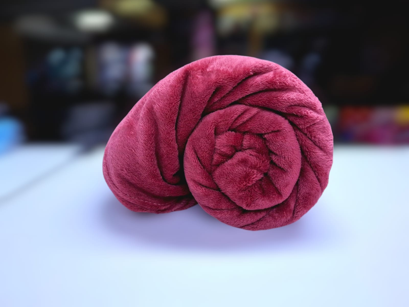Fleece Blanket Plush Throw Fuzzy Lightweight king size uper Soft Microfiber Flannel Blankets for Couch, Bed, Sofa Ultra Luxurious Warm and Cozy for All Seasons