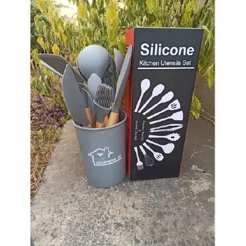 Silicon 12 PCS SPOON SET. Made of food-grade silicone Heat resistant Non-stick BPA-free Dishwasher safe Variety of spoons included Flexible and soft