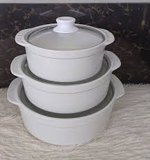 3 pcs ceramic soup pot 3L , 2.5 L and 1.2L-This ceramic serving dishes can be used as serving dishes for prep, salad, pasta, soup, and small mixing bowls for cake cookie. Lid Keeps Food Fresh.