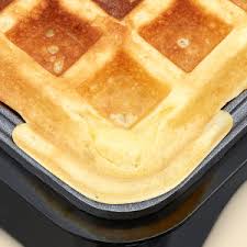 Rebune 4 slice waffle maker ; Harmless, easy to clean- Stylish design makes it fit any occasion, a good choice for decoration at home.- Indicator light lets you know when the waffles are ready