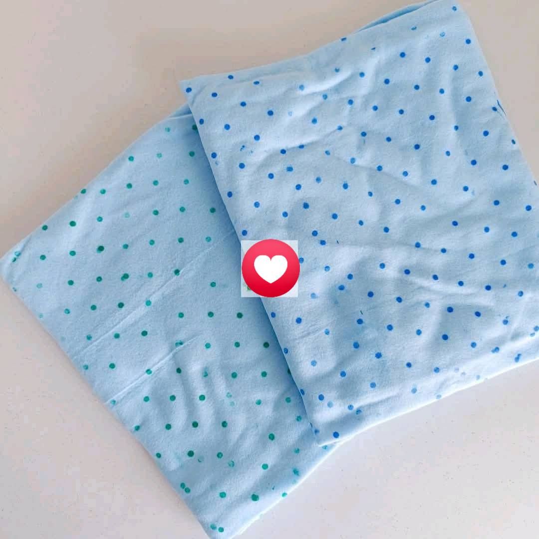 Cozy Dotted Baby Warmer Blanket – Mid-Warm, Large Size, Soft Snuggle Wrap for Newborns & Toddlers, Perfect for Indoor & Outdoor Use