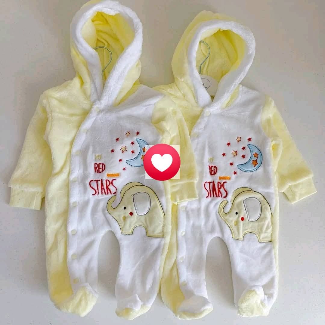 Beautiful Mid-Warm Baby Rompers – Soft & Cozy One-Piece Outfit for Newborns and Infants, Gentle on Baby’s Skin, Perfect for All-Day Comfort