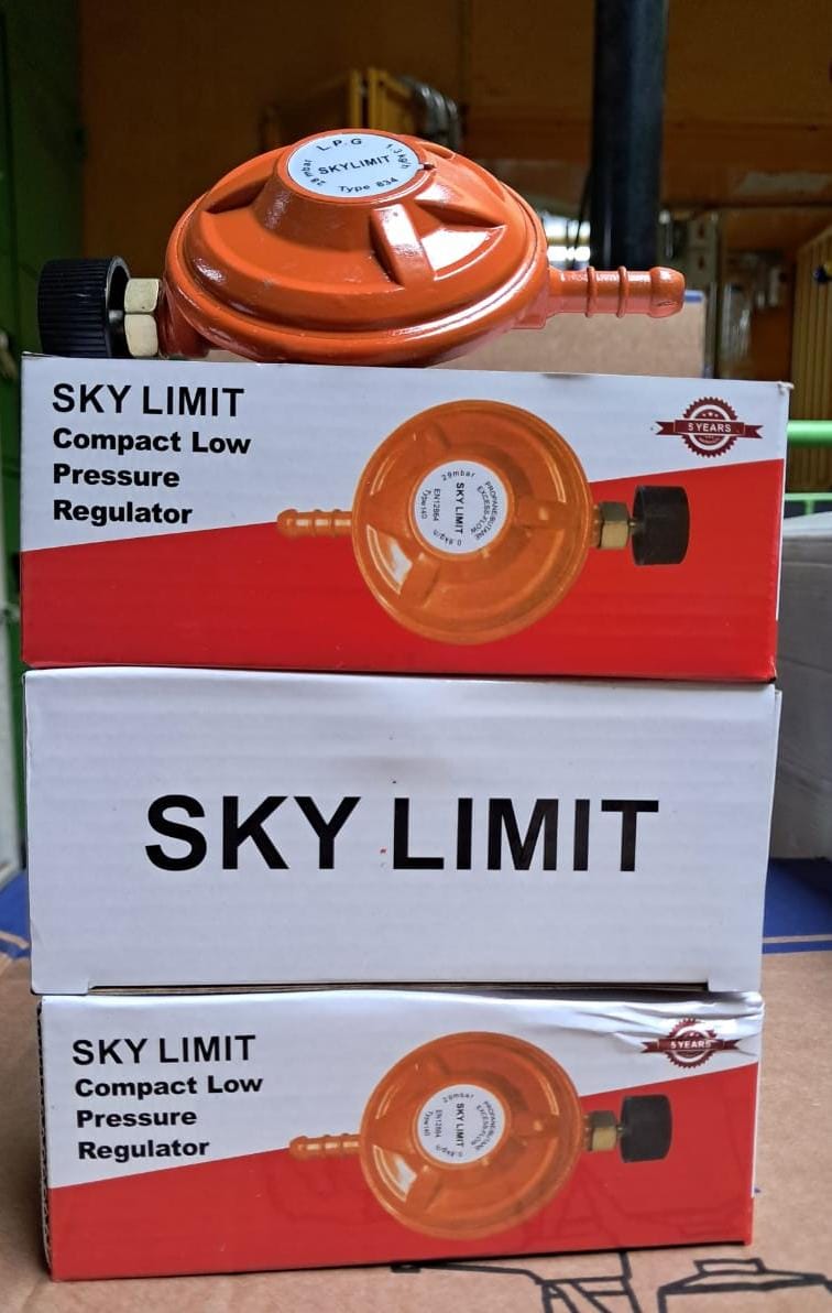 😇😇 PREMIUM QUALITY 🔥Sky limit 6kg compact low gas regulator. It's easy to install with on a 6 kg gas cylinder. It ensures that there are zero gas leak and it feeds the burner the appropriate amoun