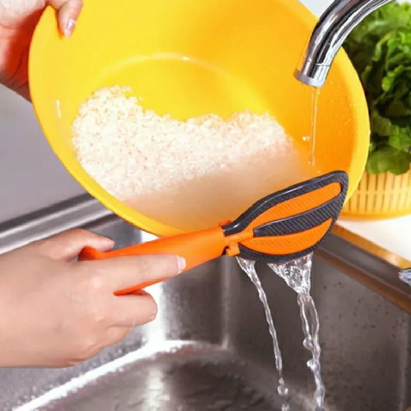 Multifunctional spoon , can be used as a spoon, whisk ,spatula,drainer. Colour green only